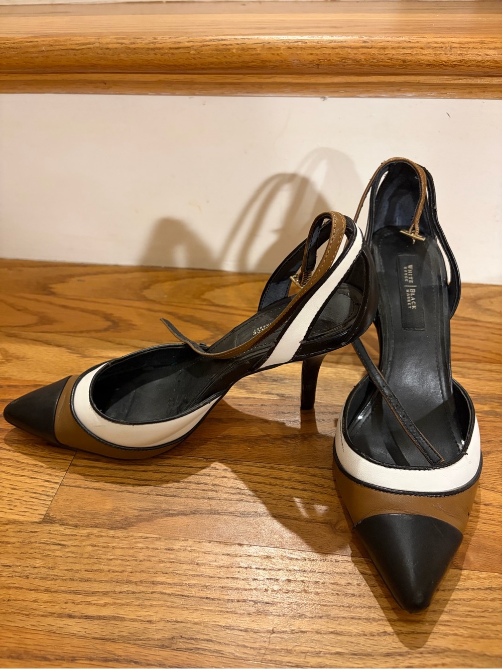 White House Black Market Black, Tan & White Pointed Slingback Pumps - Picture 2 of 2